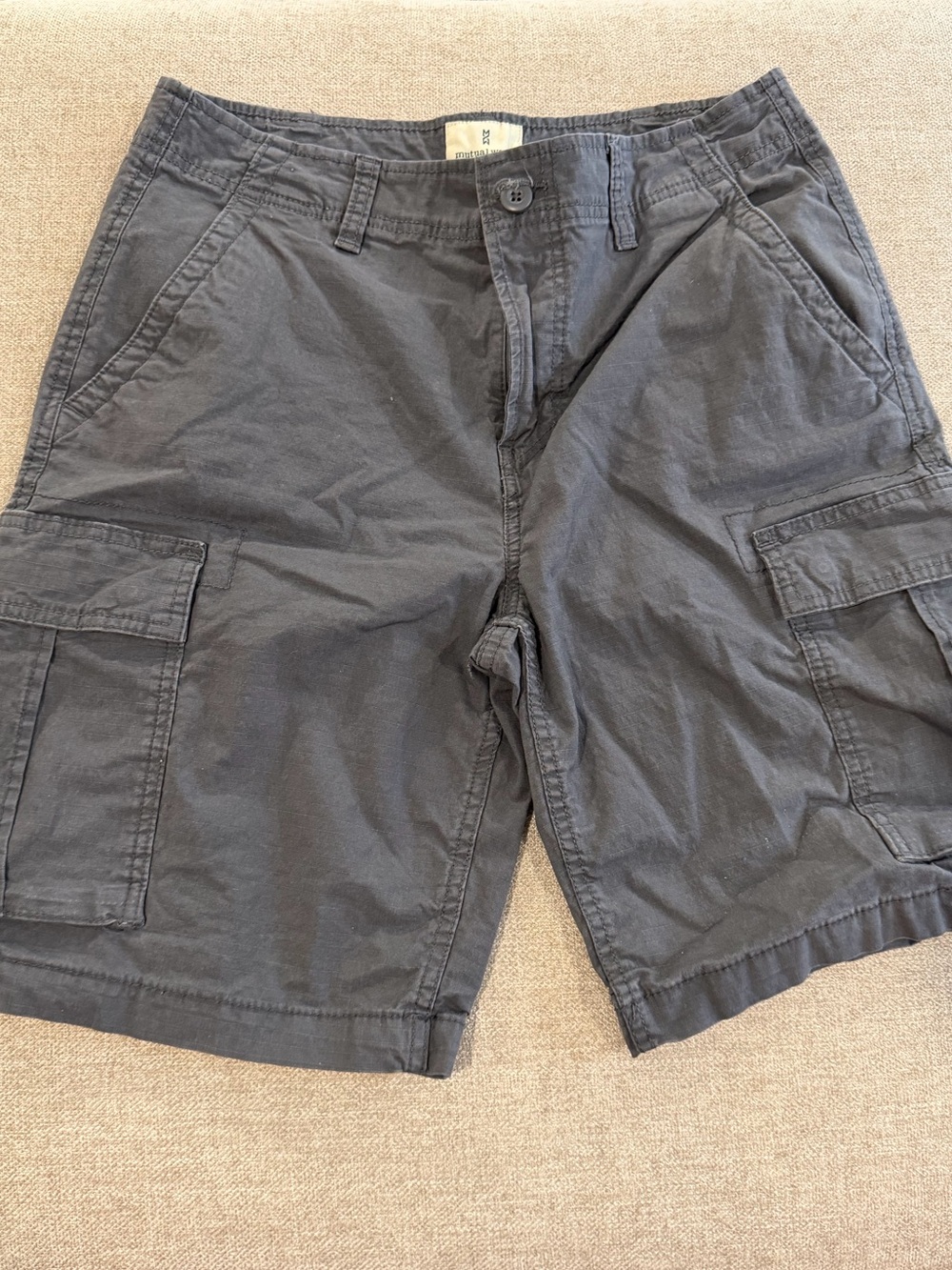 Men's Black Cargo Shorts - Casual Utility Style 30W